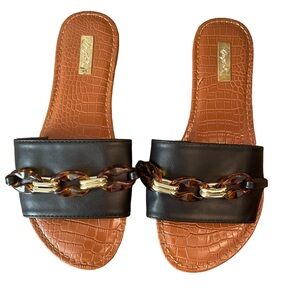 Elegant Black Slide Sandals with Chain‎ Detail